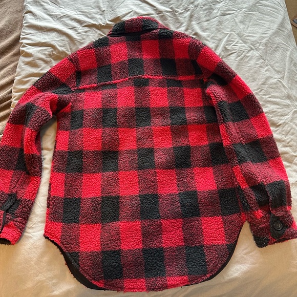 Sherpa plaid Shacket - Picture 3 of 7
